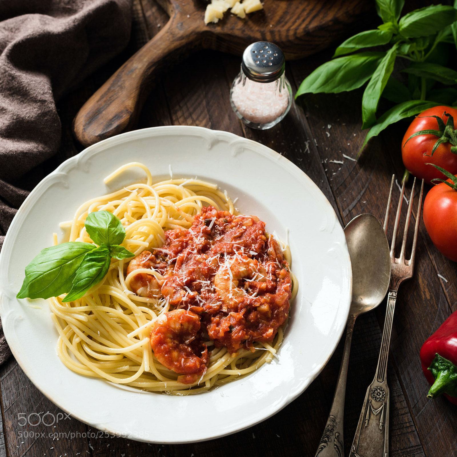 Nikon D810 sample photo. Spaghetti with tomato sauce photography