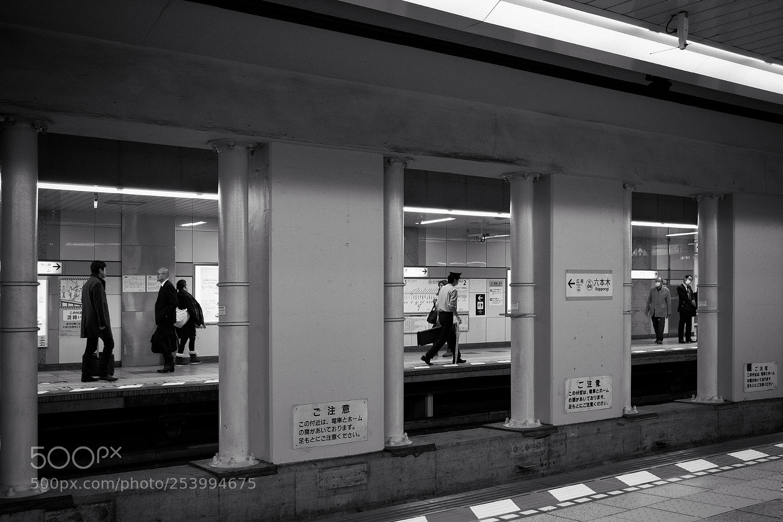 Fujifilm X-T2 sample photo. メトロ日常 photography