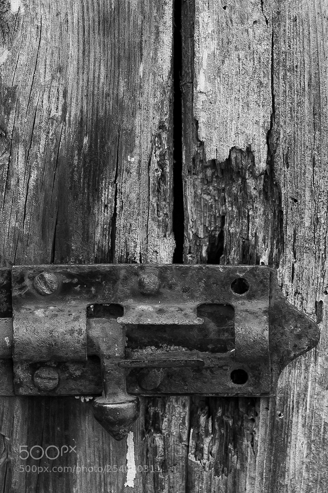 Canon EOS 5D Mark II sample photo. The barn lock  photography