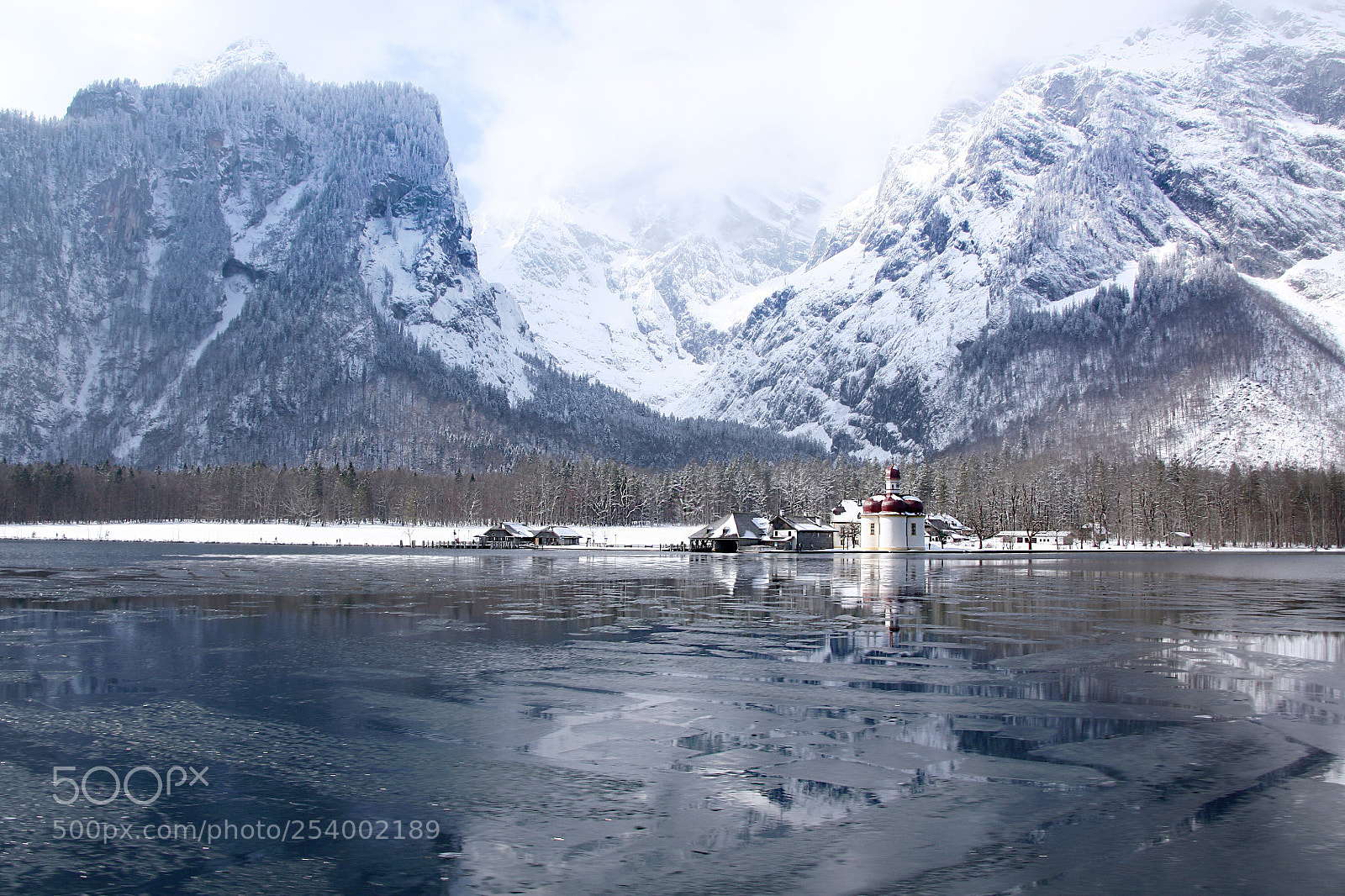 Canon EOS 450D (EOS Rebel XSi / EOS Kiss X2) sample photo. King's lake in winter photography