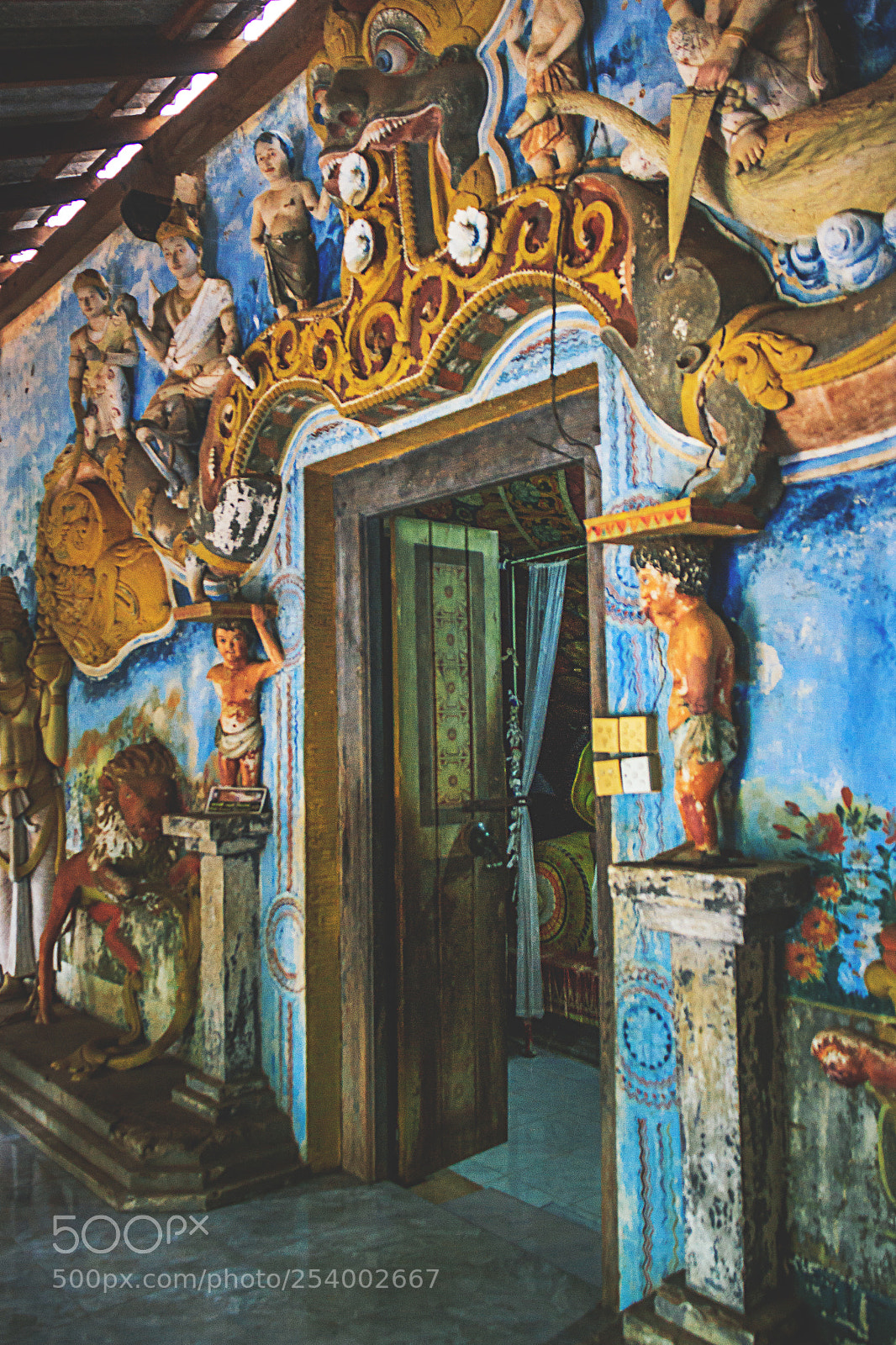 Canon EOS 600D (Rebel EOS T3i / EOS Kiss X5) sample photo. Makara thorana doorway #2 photography