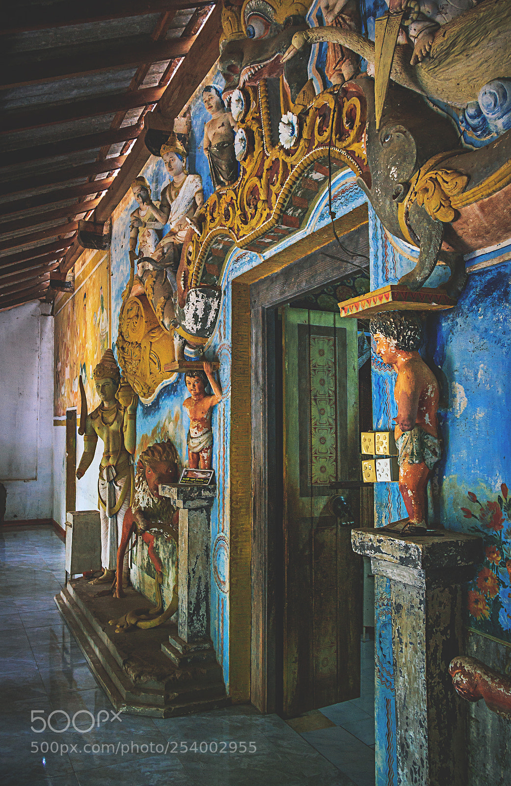Canon EOS 600D (Rebel EOS T3i / EOS Kiss X5) sample photo. Makara thorana doorway #3 photography