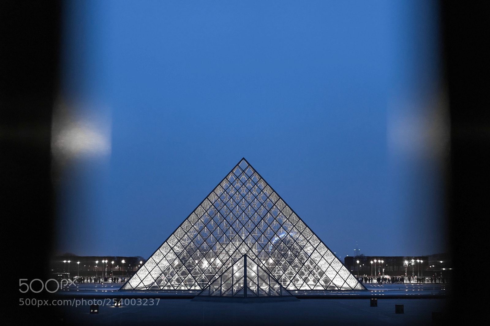 Sony a7R II sample photo. Pyramide du louvre photography