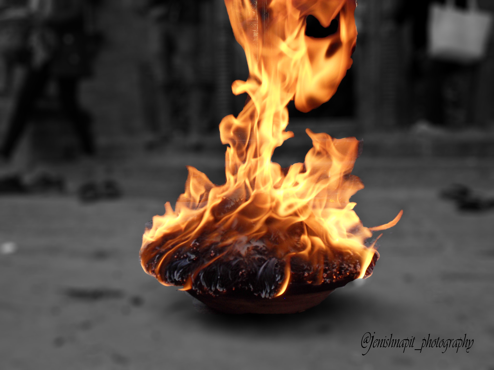 Samsung WB500, WB510 / VLUU WB500 /  HZ10W sample photo. Flame photography
