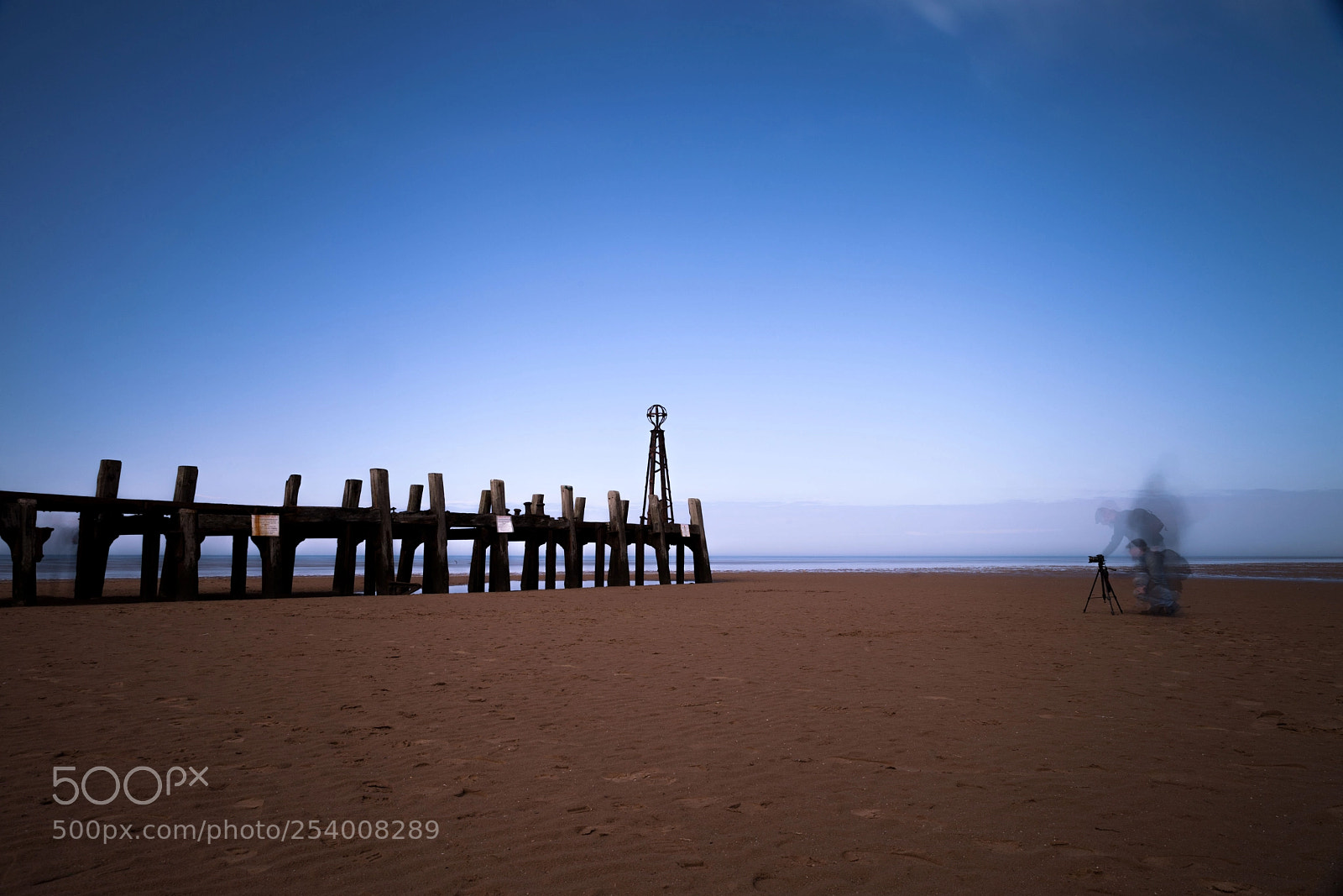 Canon EOS 5D Mark II sample photo. Sand ghosts and sea photography