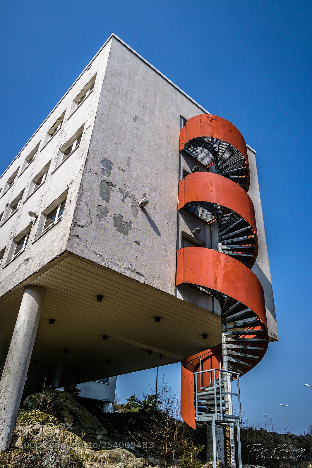 Samsung NX30 sample photo. "abandoned office building" photography