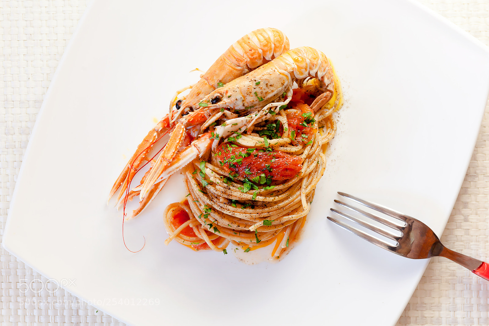 Canon EOS 5D Mark II sample photo. Spaghetti with tomato and photography