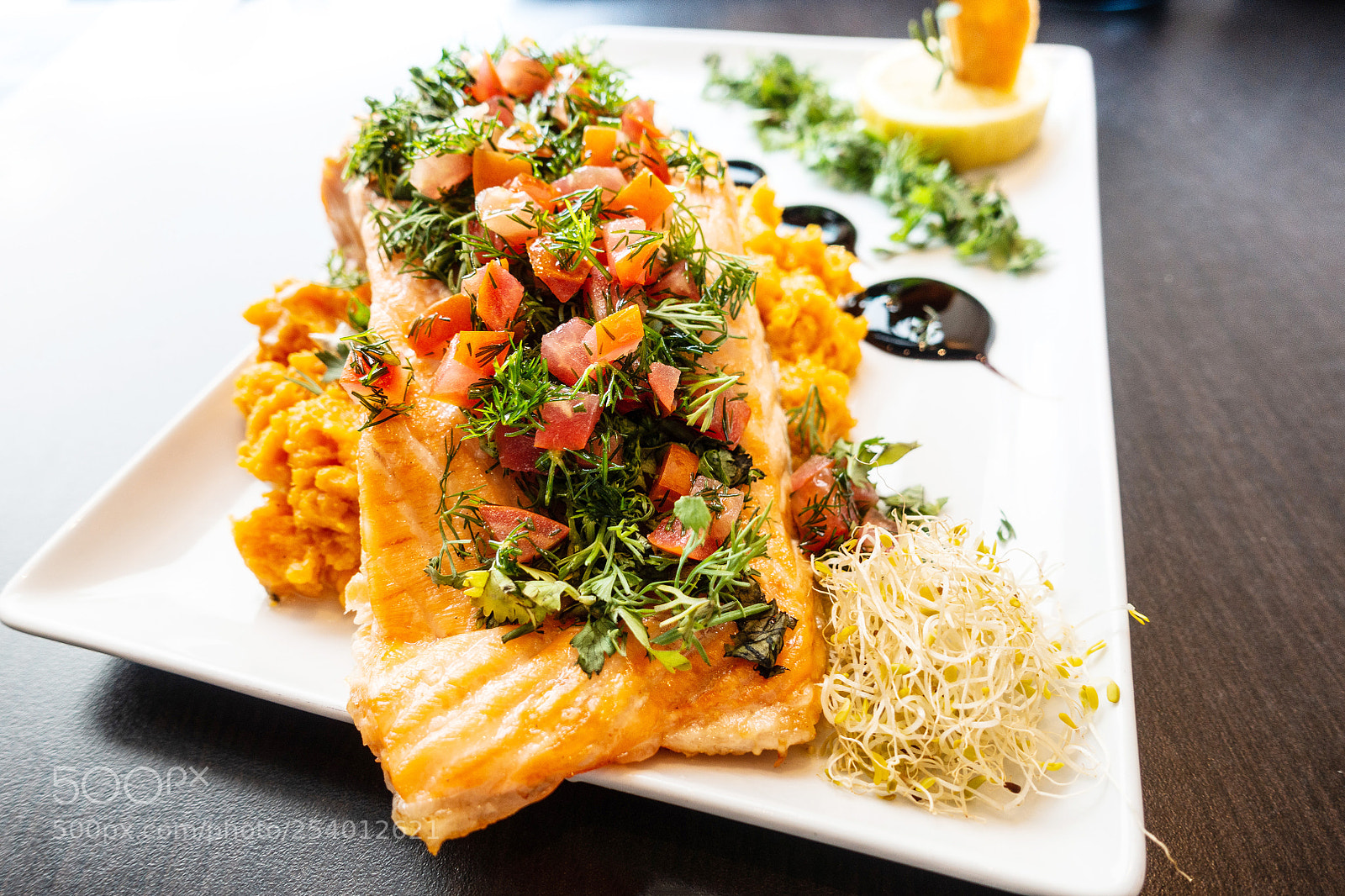 Sony Cyber-shot DSC-RX100 IV sample photo. Grilled salmon and lemon photography