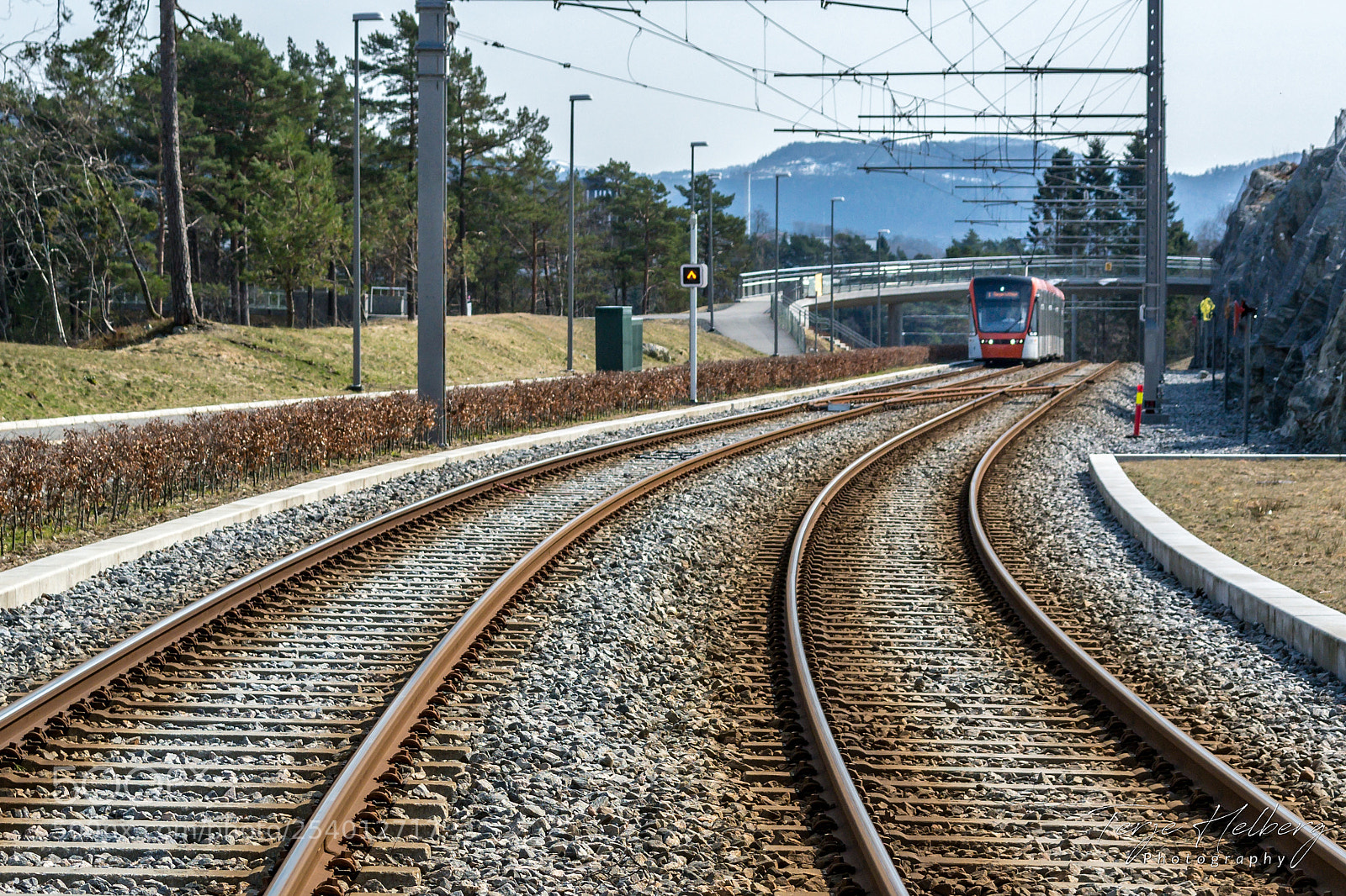 Samsung NX30 sample photo. "incoming city rail" photography