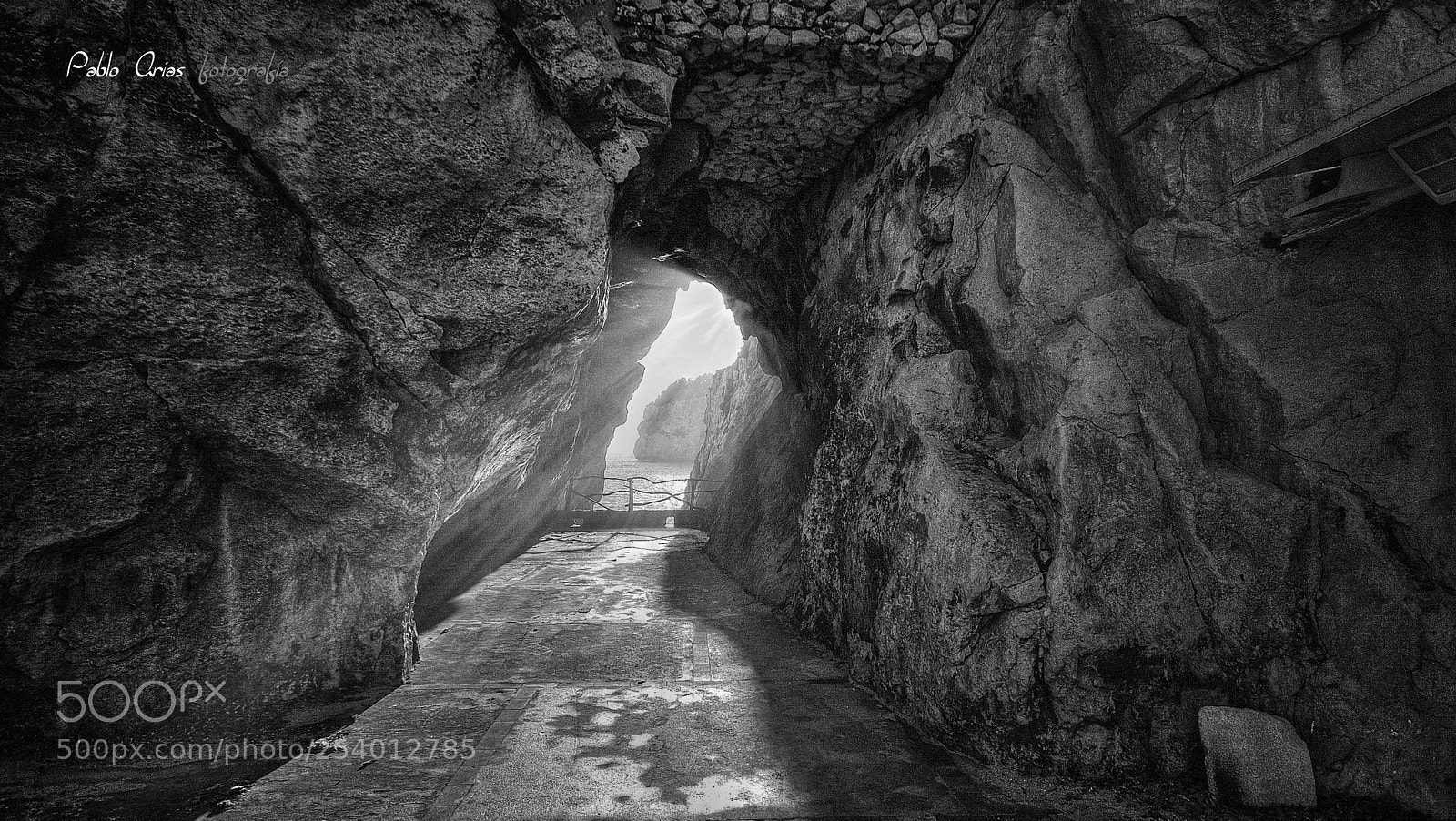 Nikon D50 sample photo. La gruta bn photography