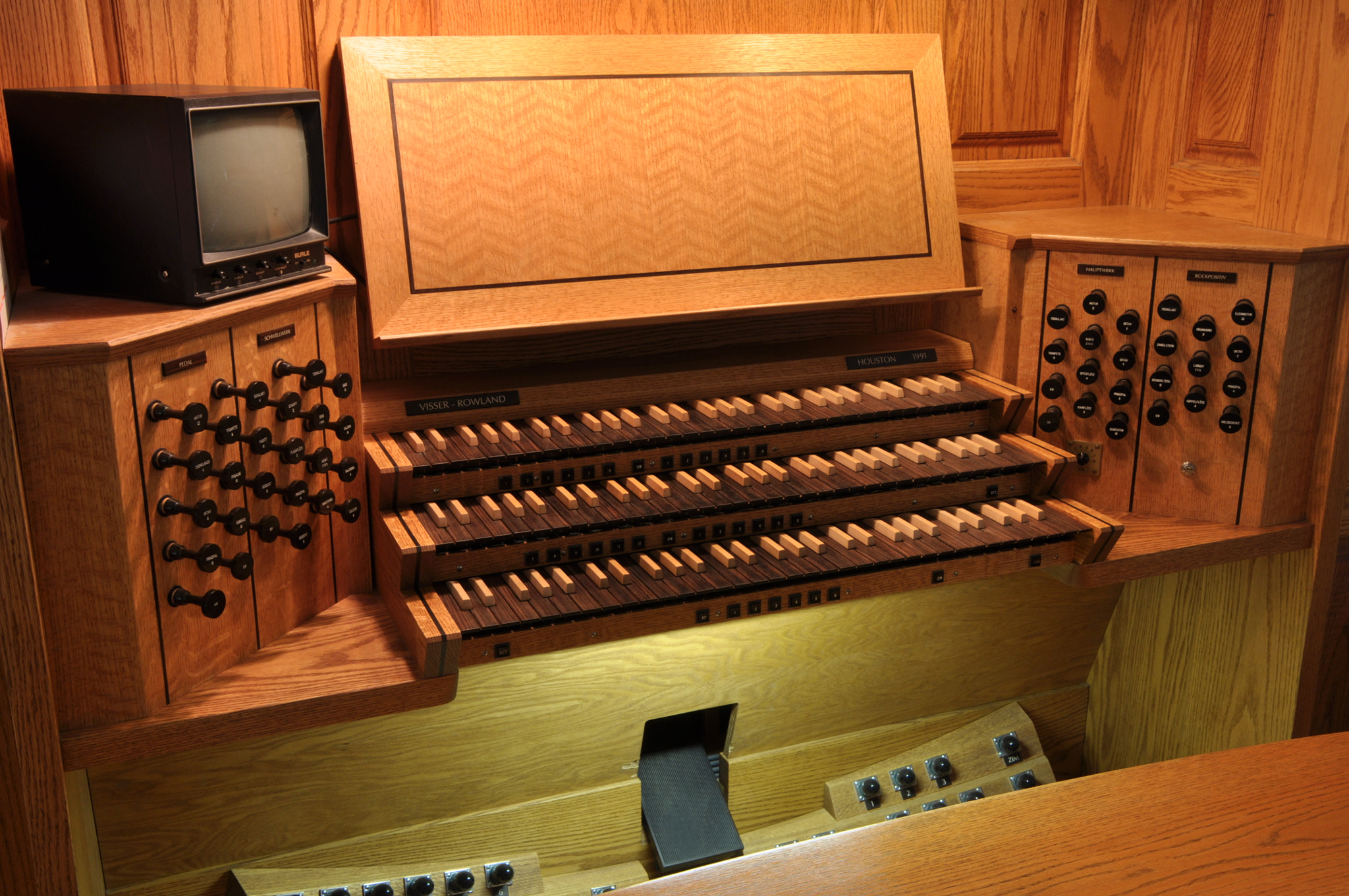 Nikon D90 sample photo. Visser-rowland organ, st. mary's cathedral photography