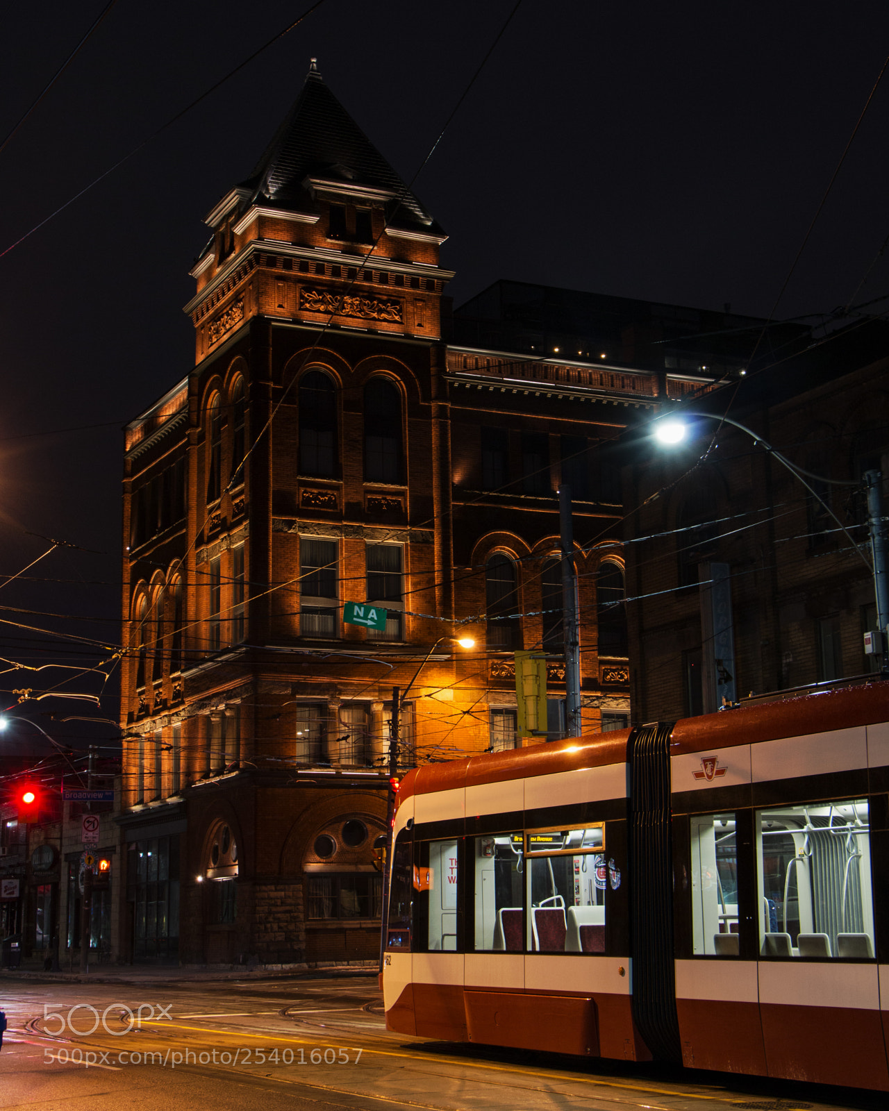 Canon EOS 70D sample photo. Spooky hotel, empty streetcar photography