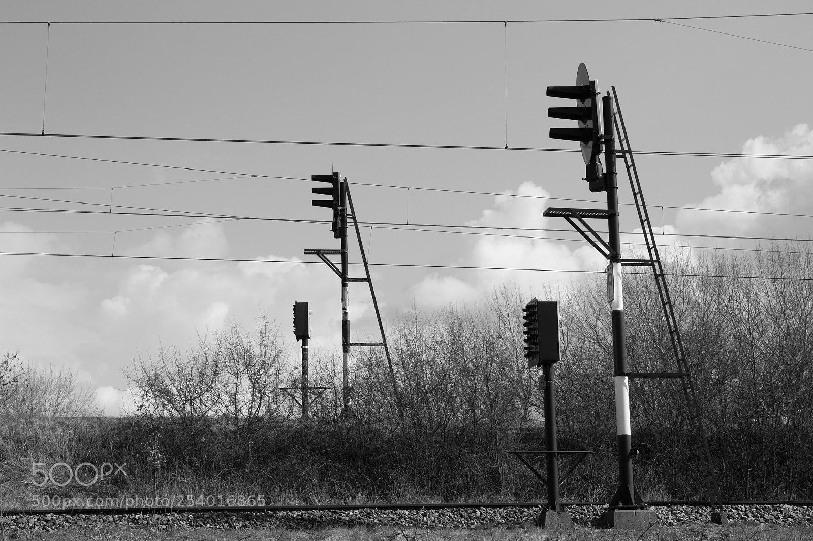 Canon EOS 1300D (EOS Rebel T6 / EOS Kiss X80) sample photo. Railway signals photography