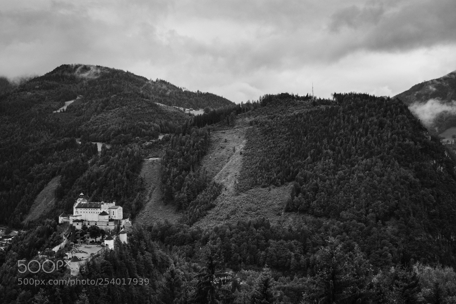 Nikon D5200 sample photo. Werfen castle photography