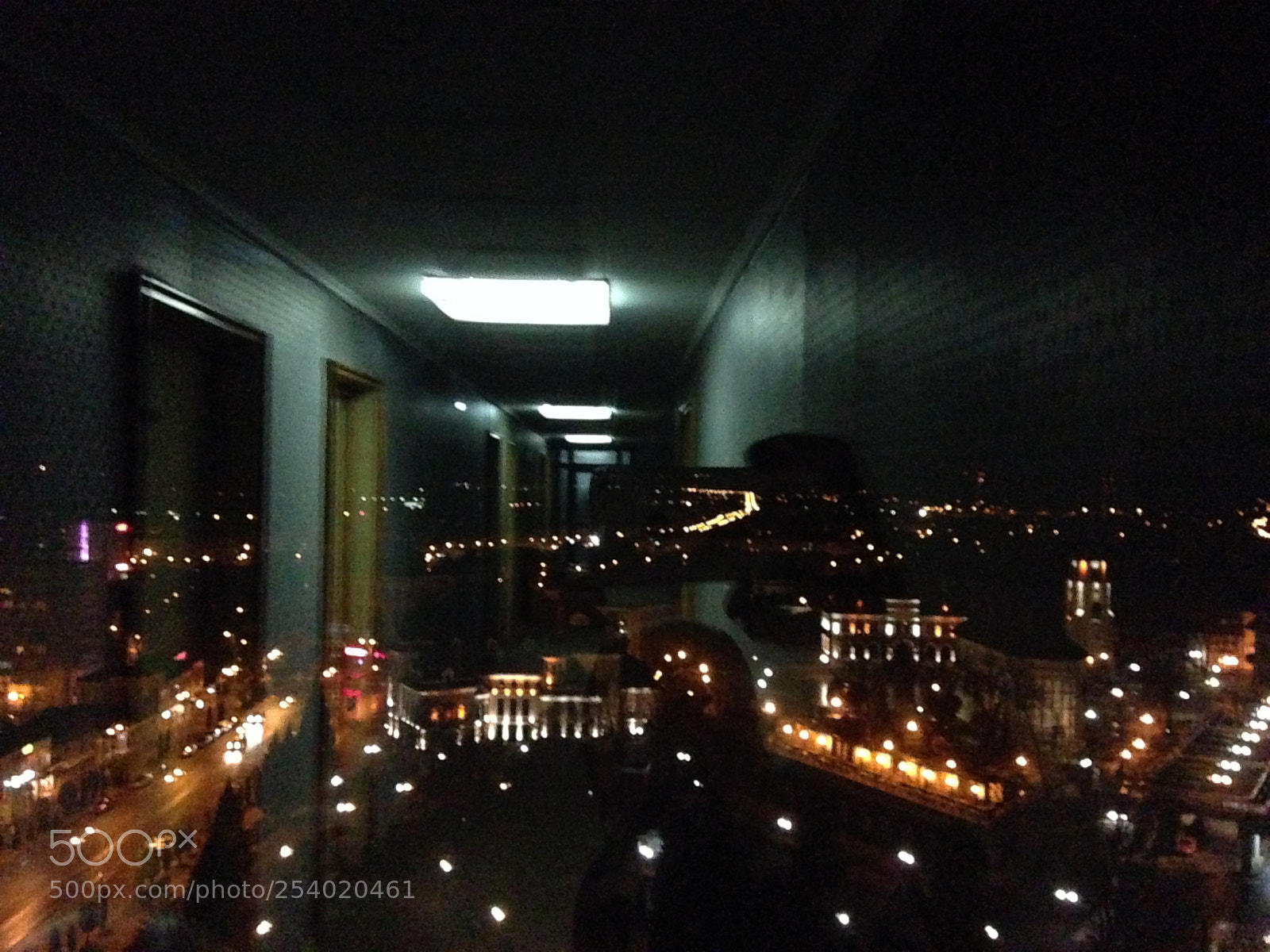 Apple iPhone 5c sample photo. Night hallway photography