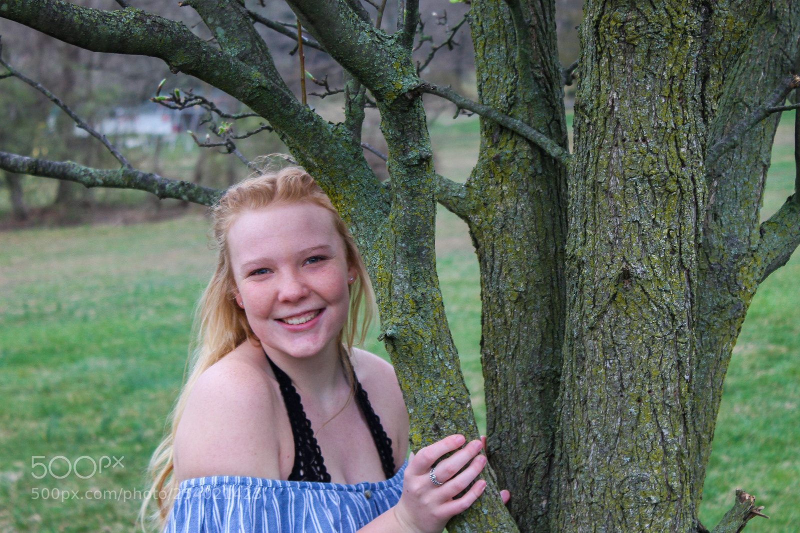 Canon EOS 1100D (EOS Rebel T3 / EOS Kiss X50) sample photo. Tree hugger photography