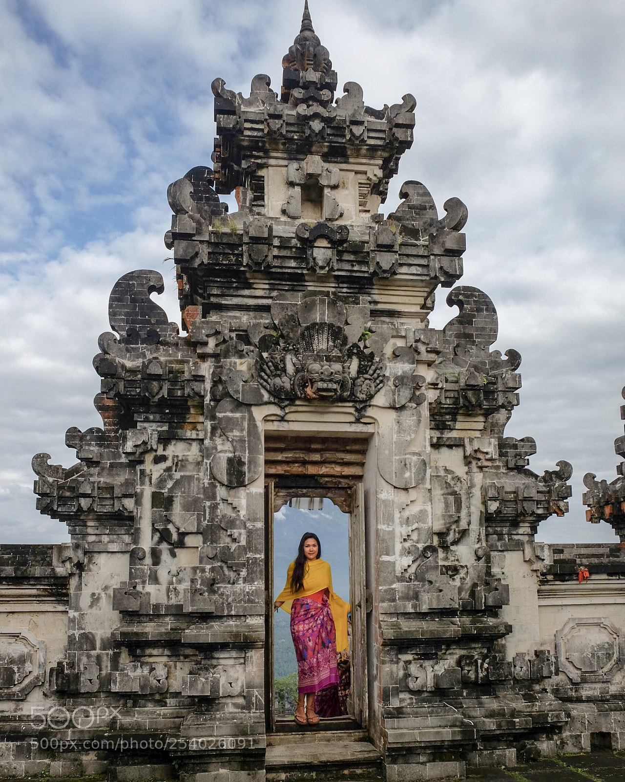 Fujifilm X-E2S sample photo. Pura lempuyang lehur.  photography