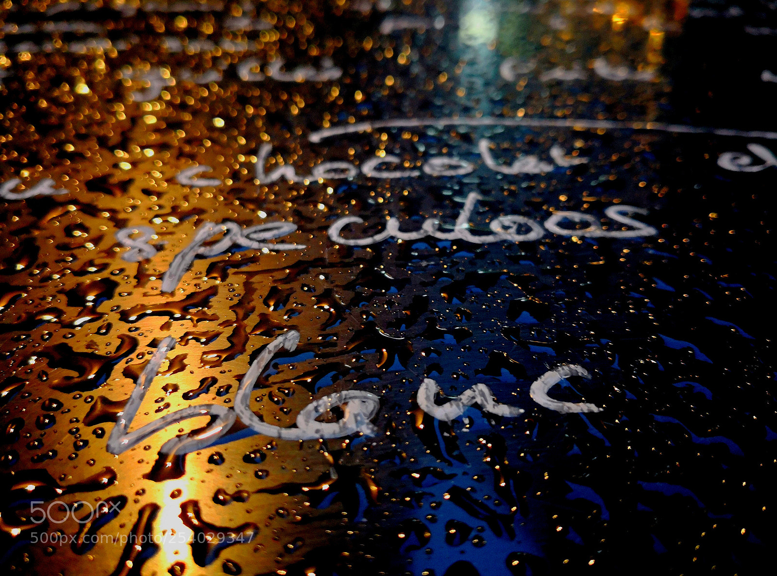 HUAWEI Mate 10 Pro sample photo. Bistrot sous la pluie photography