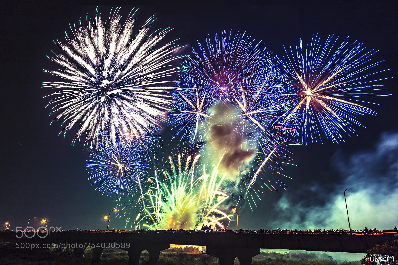 Canon EOS 5DS sample photo. 大甲媽之煙火秀 photography