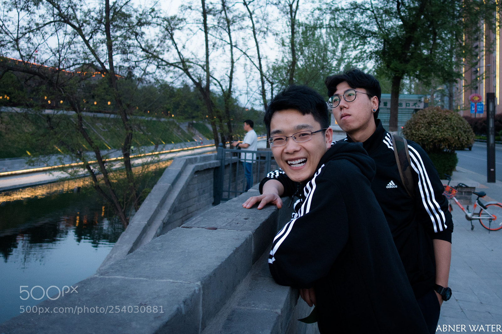 Sony Cyber-shot DSC-RX100 III sample photo. Friends photography