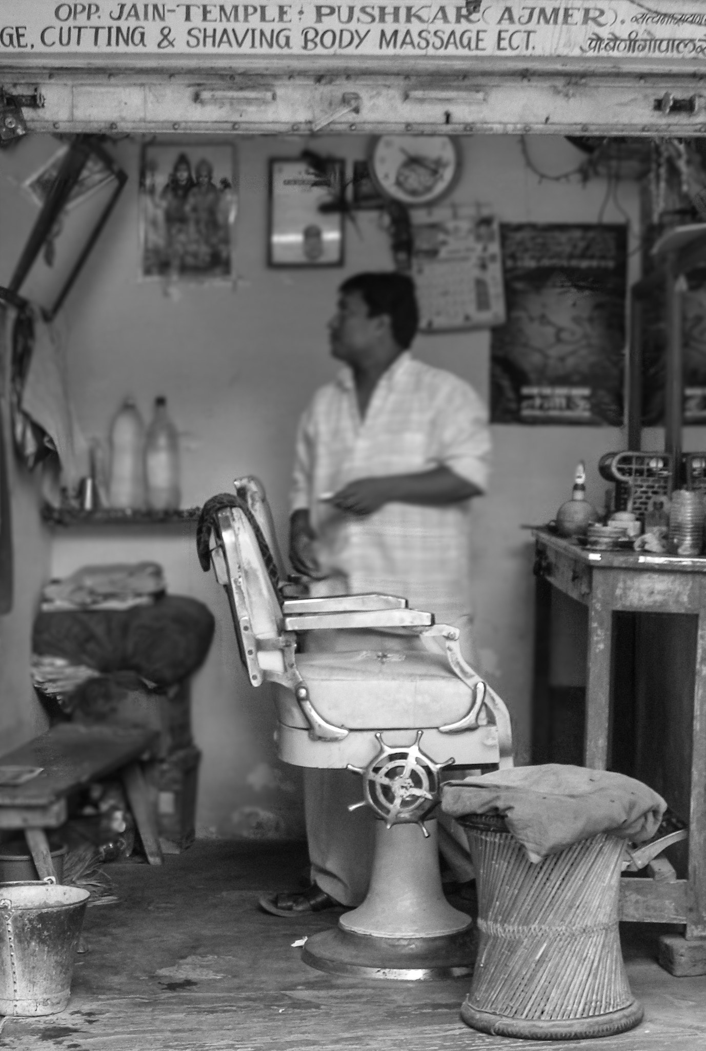 Olympus SP500UZ sample photo. Indian barber photography