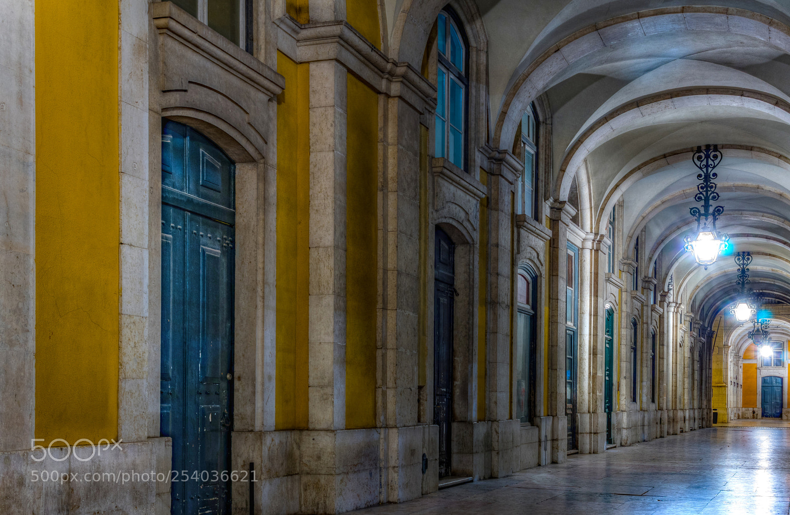 Sony SLT-A68 sample photo. Lisbon - arcades of photography