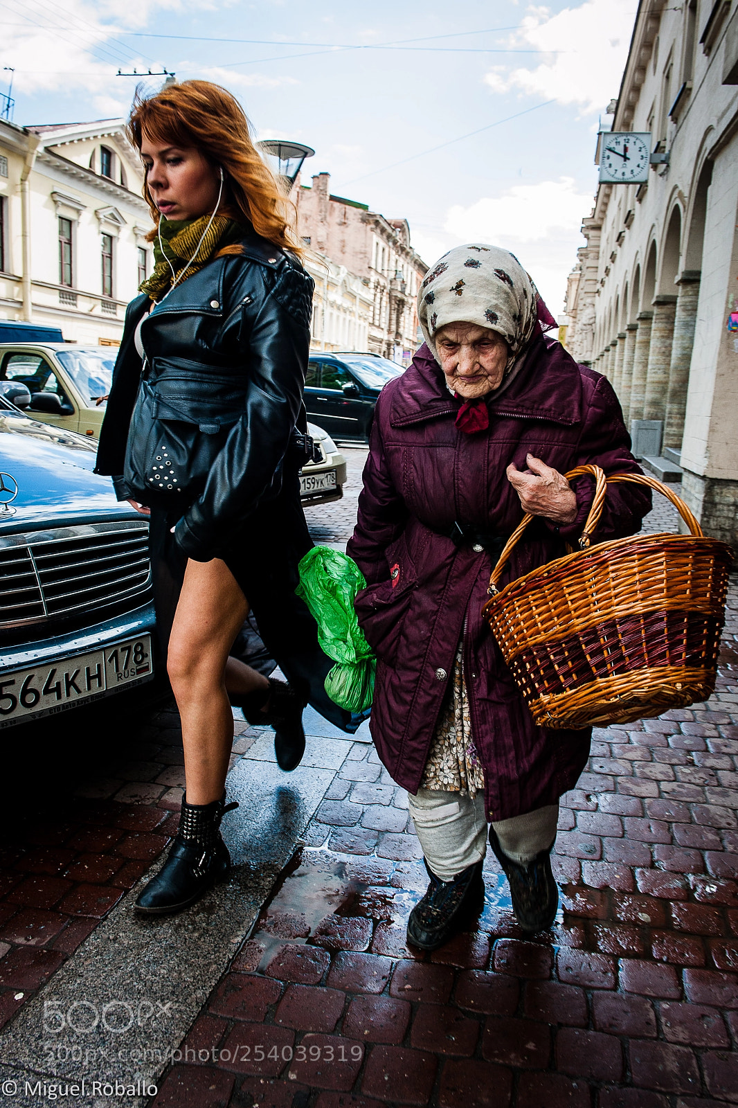 Nikon D3X sample photo. Generation gap photography