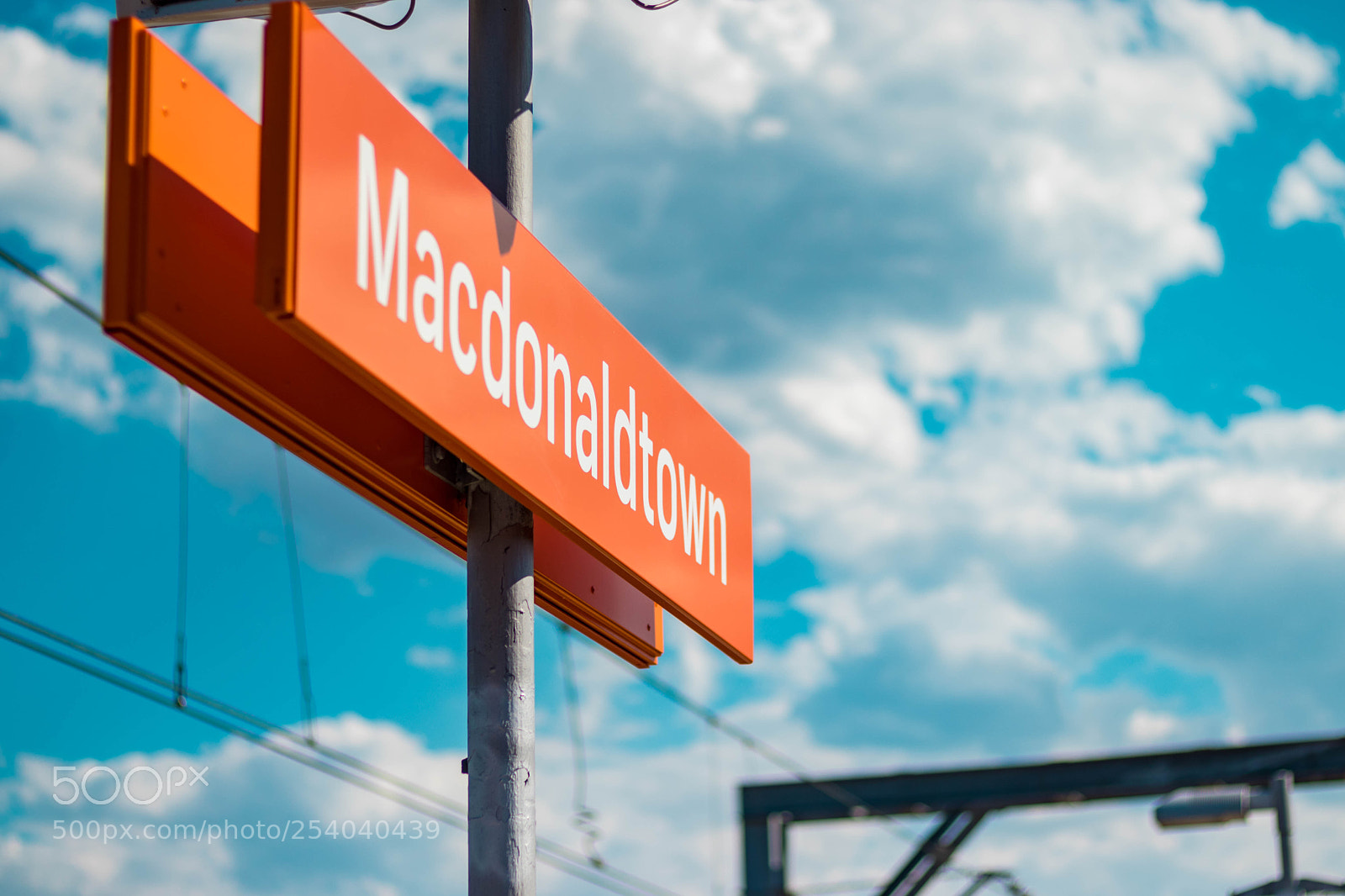 Canon EOS 800D (EOS Rebel T7i / EOS Kiss X9i) sample photo. Macdonaldtown station photography