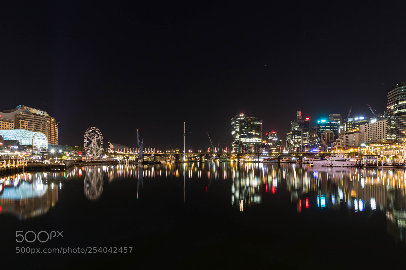 Canon EOS 800D (EOS Rebel T7i / EOS Kiss X9i) sample photo. Night darling harbour photography