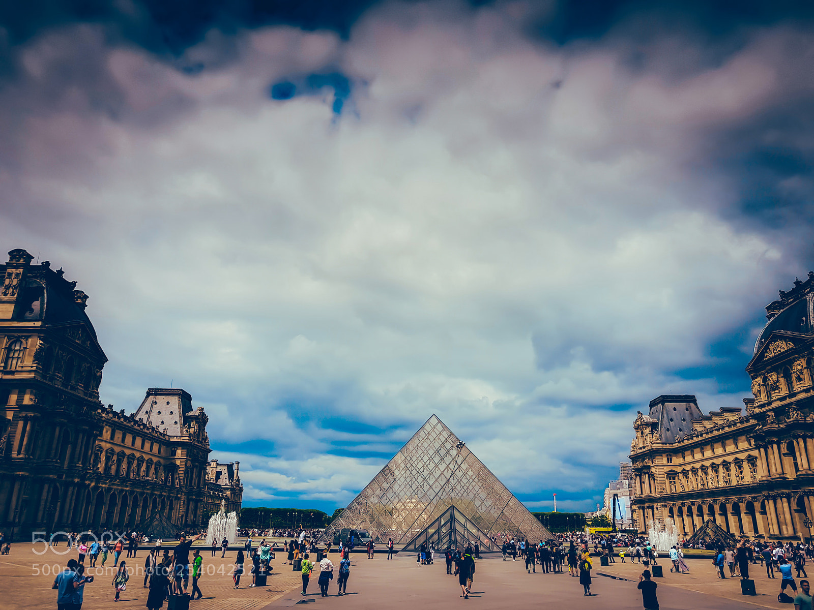 Samsung Galaxy S8 sample photo. Grand louvre photography