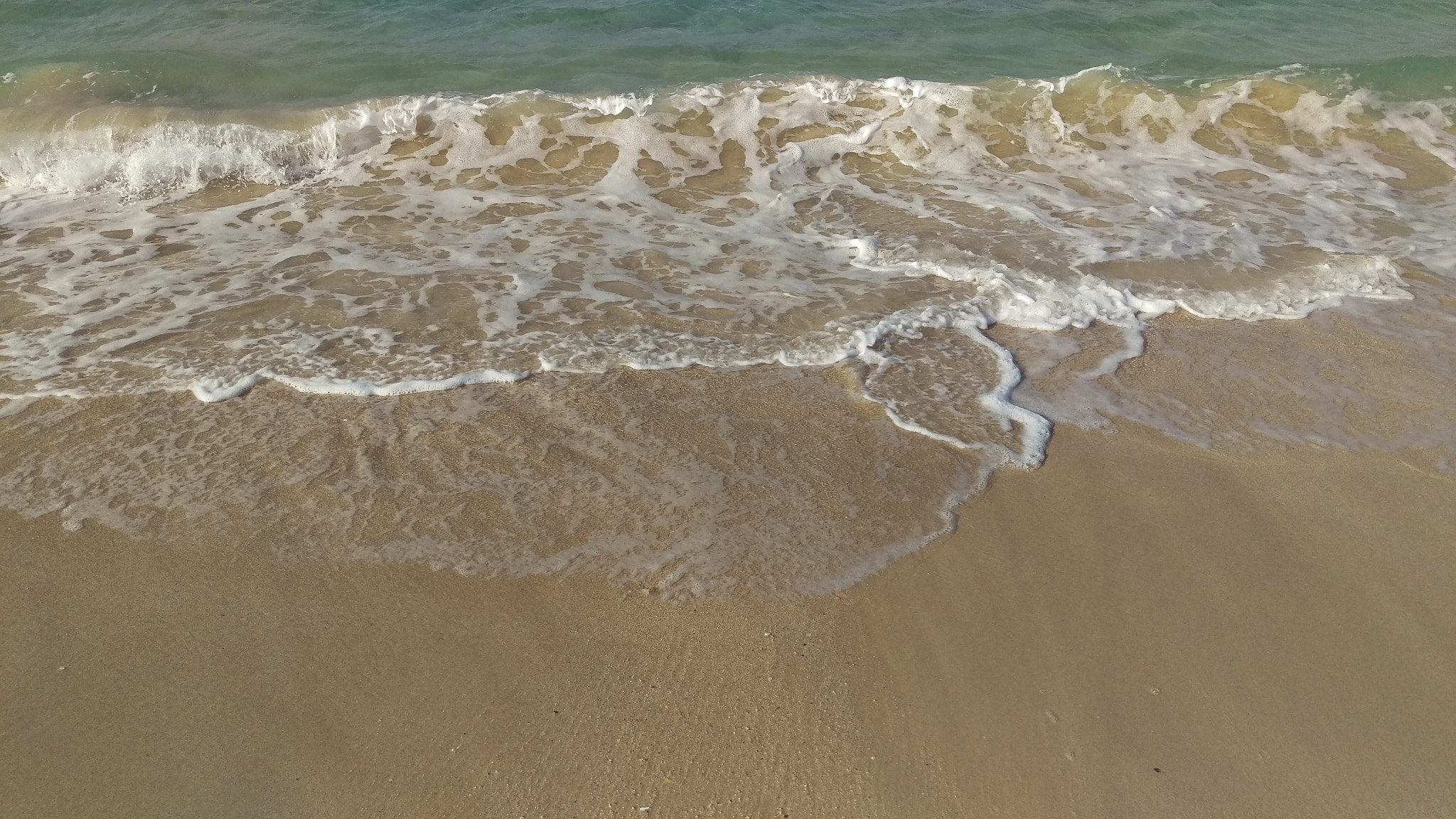 HTC ONE M9 sample photo. Gentle waves photography