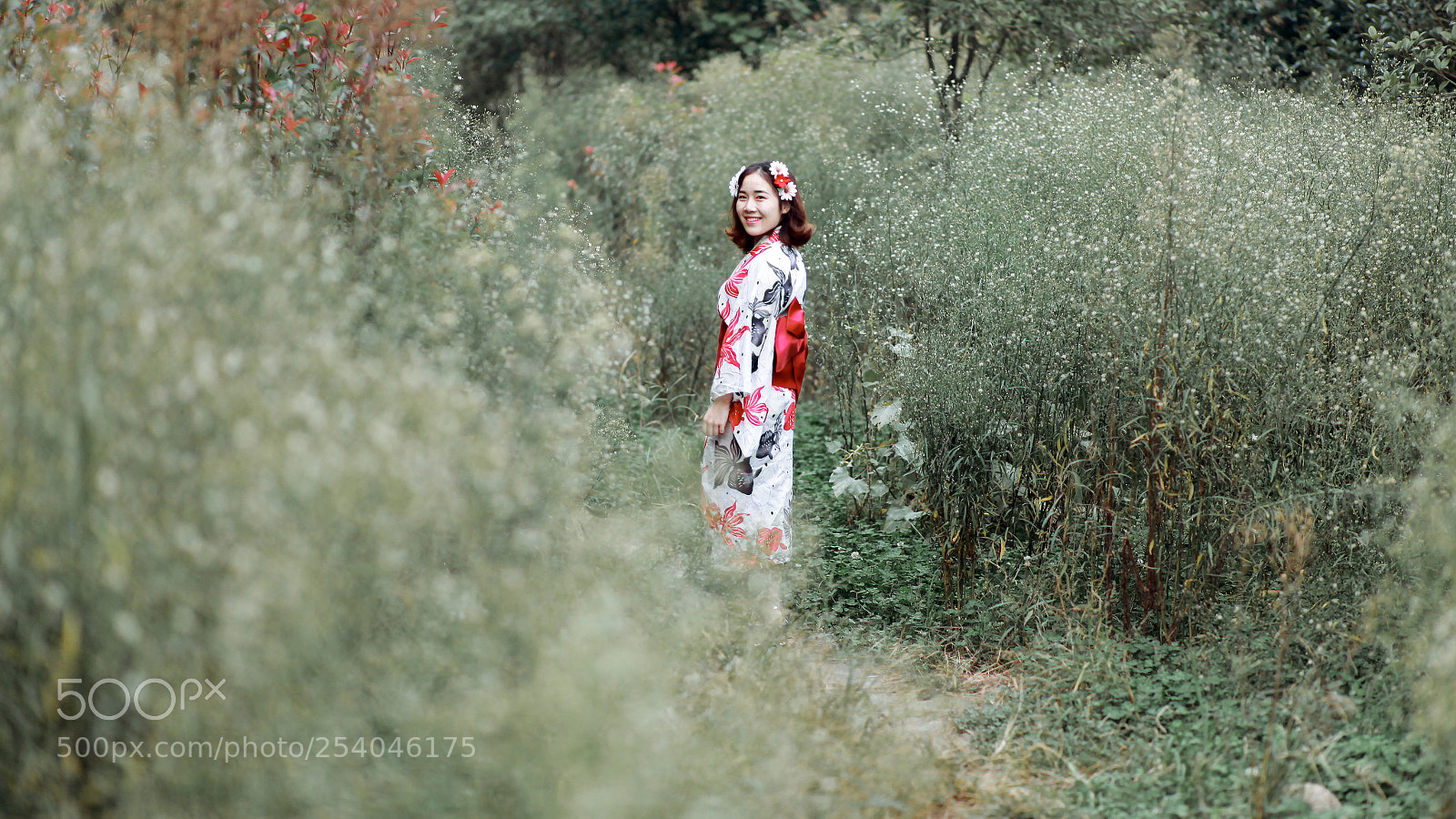 Canon EOS 5D Mark II sample photo. Girl with kimono photography