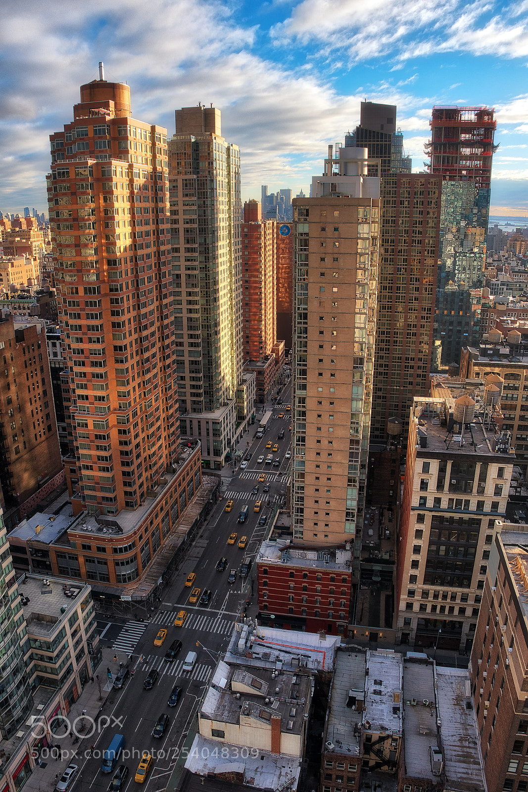 Olympus OM-D E-M1 Mark II sample photo. 6th avenue - late photography