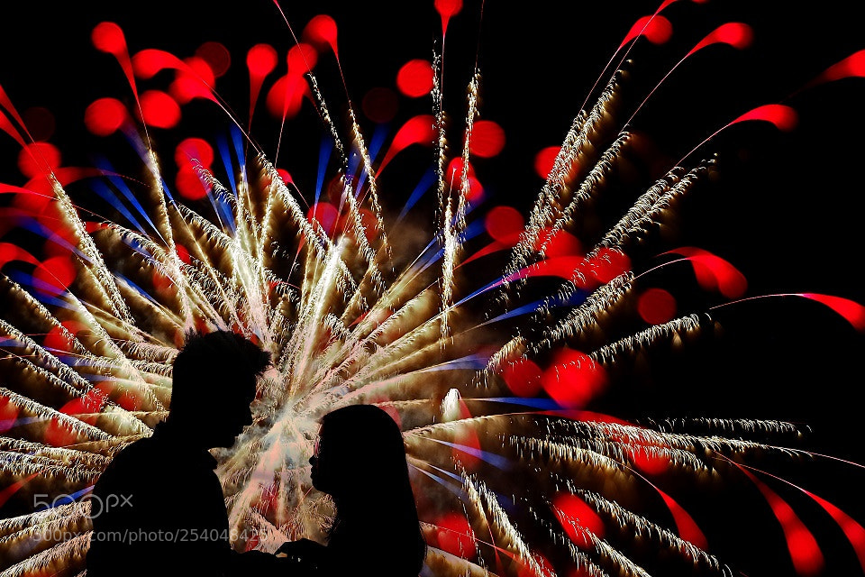 Olympus OM-D E-M1 Mark II sample photo. Under the firework photography