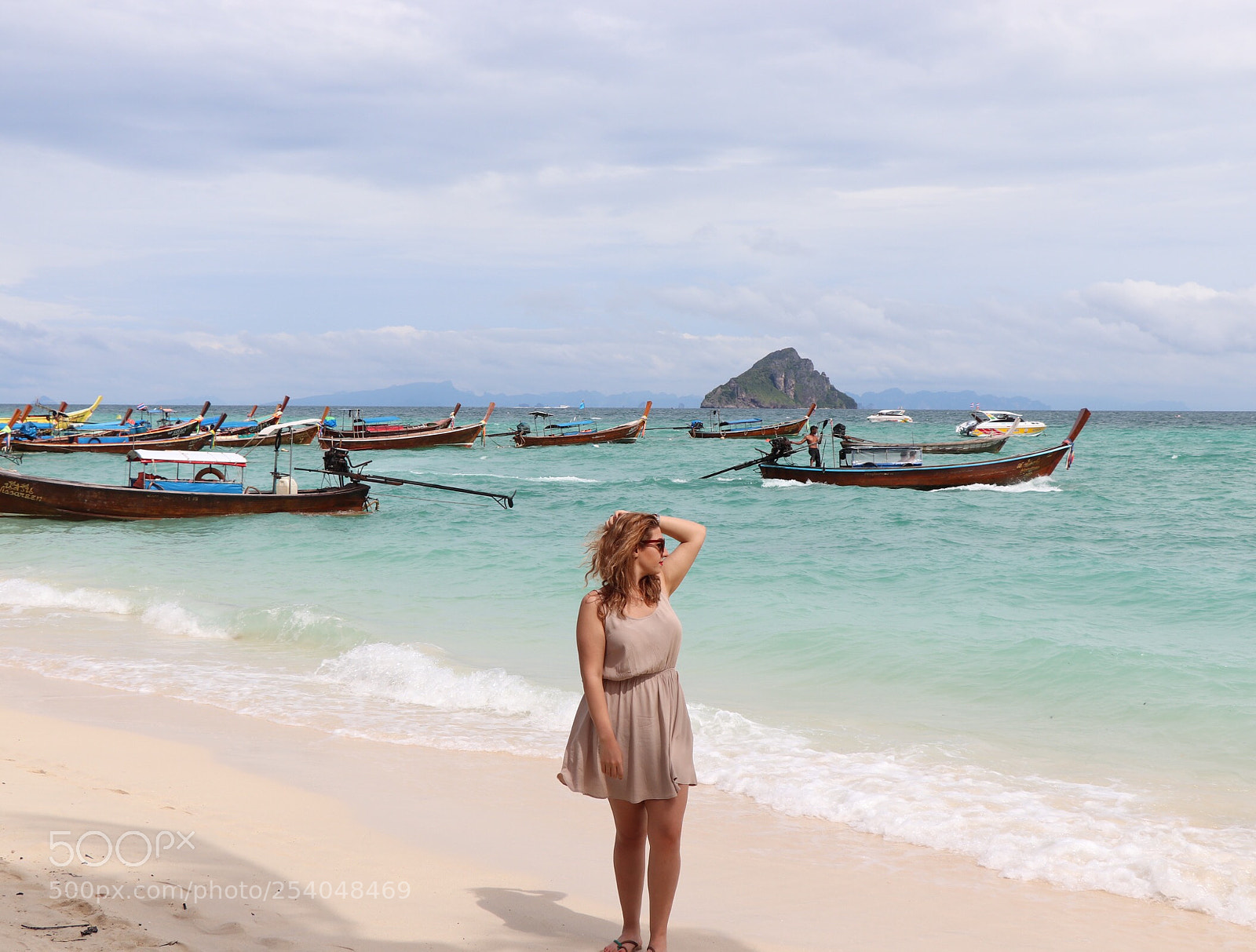 Canon EOS 77D (EOS 9000D / EOS 770D) sample photo. Sea and lady photography