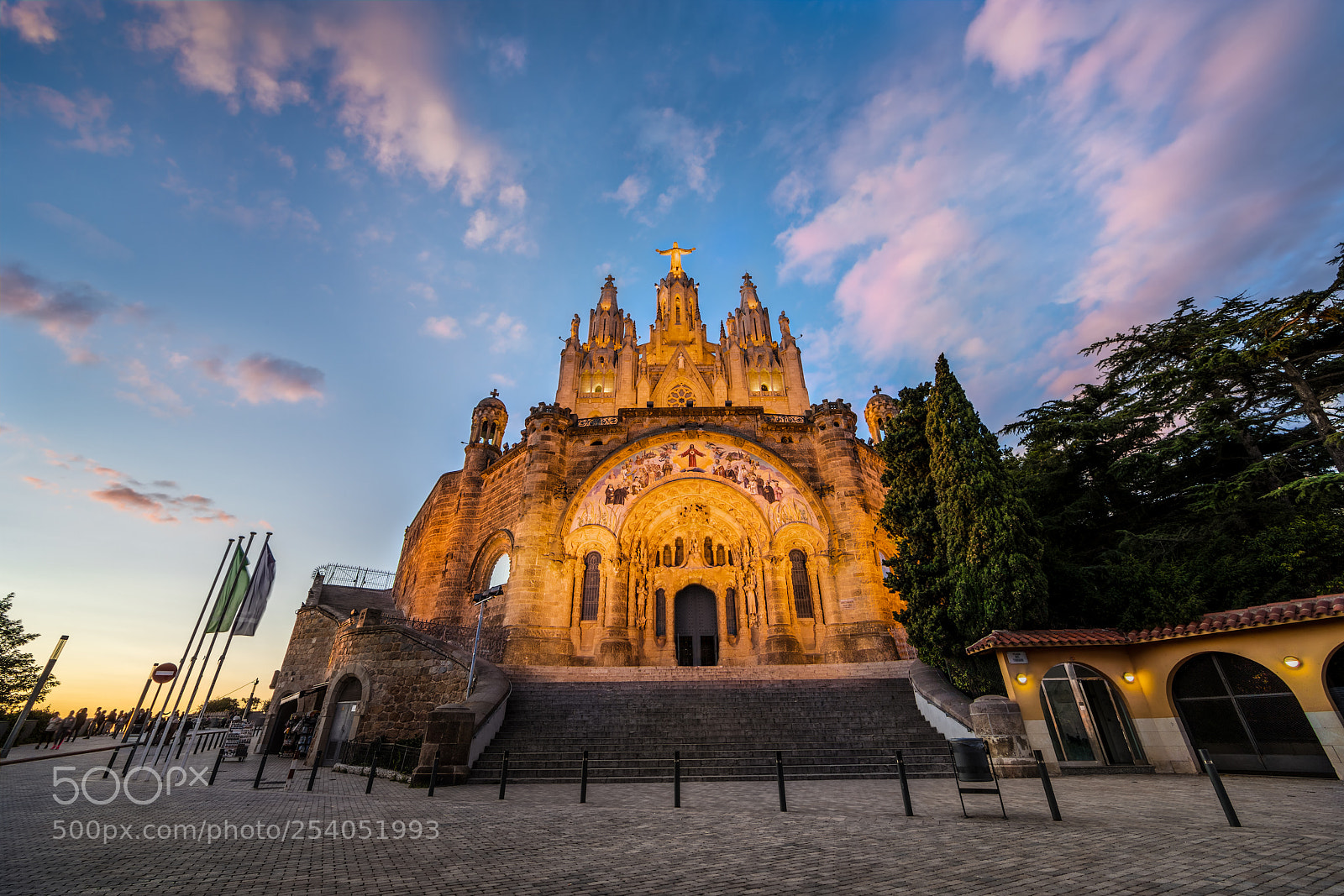 Canon EOS 5D Mark IV sample photo. Sunset over barcelona landamark photography