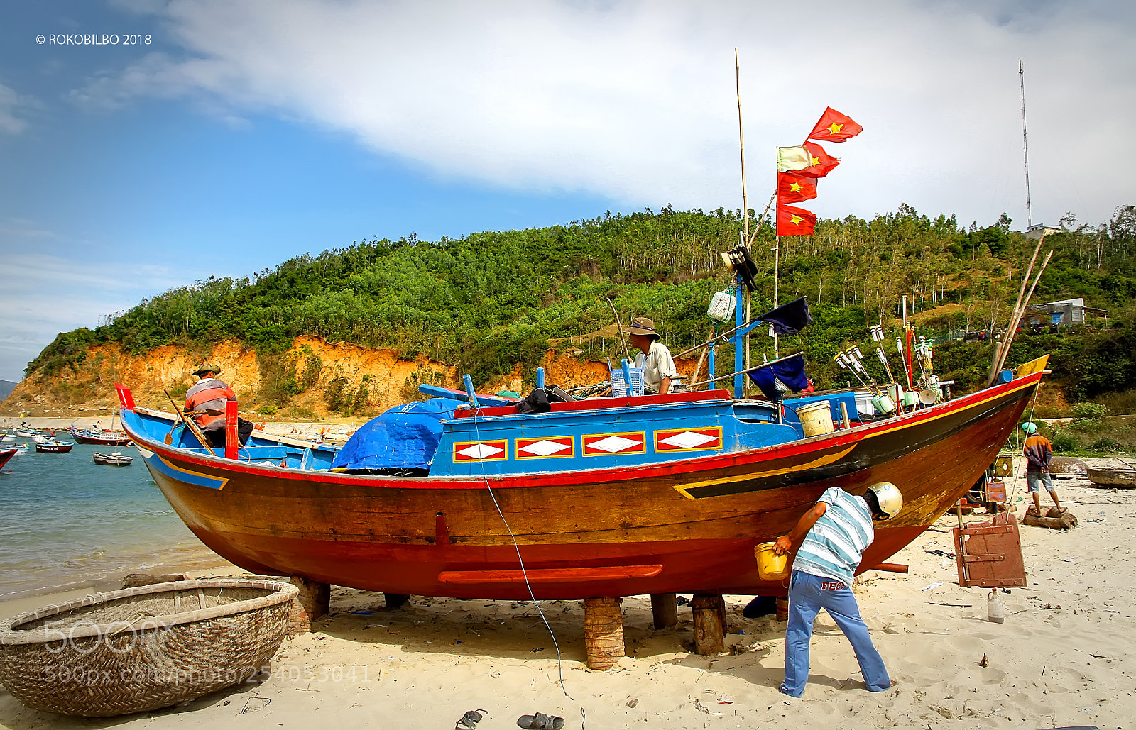Canon EOS 50D sample photo. Vietnamese fishing boat 9 photography