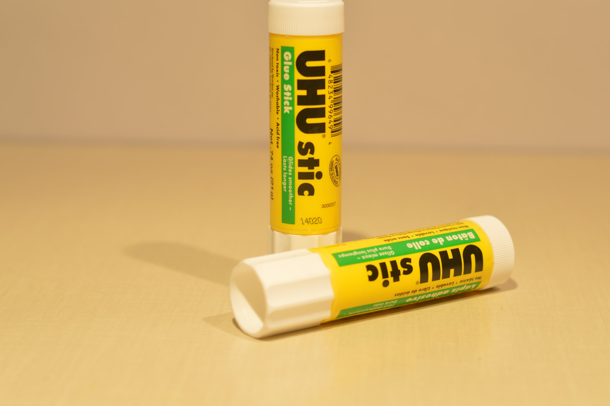 Nikon D3200 + Nikon AF-S Nikkor 50mm F1.8G sample photo. Glue sticks photography