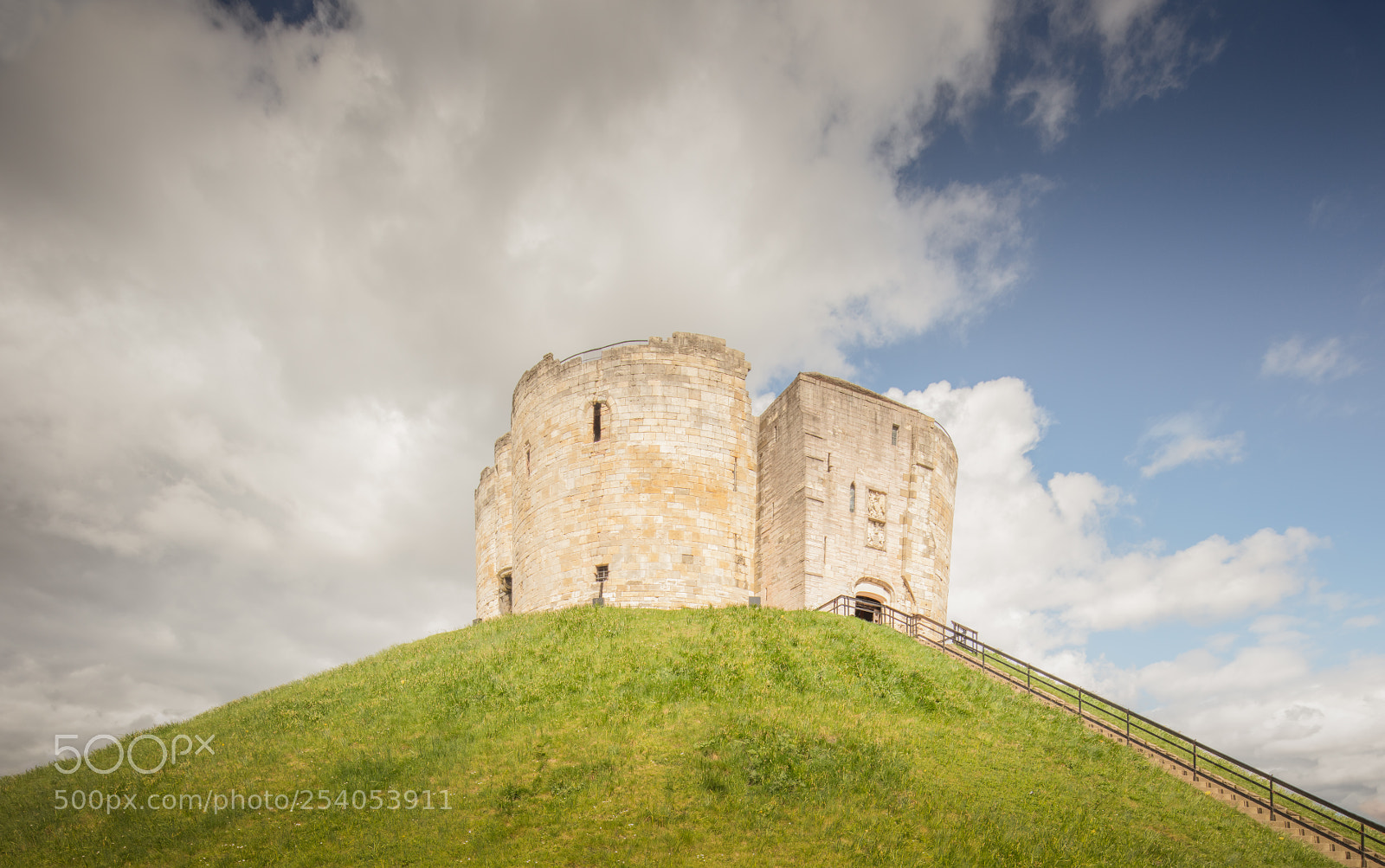 Canon EOS 5DS sample photo. Cliffords tower photography