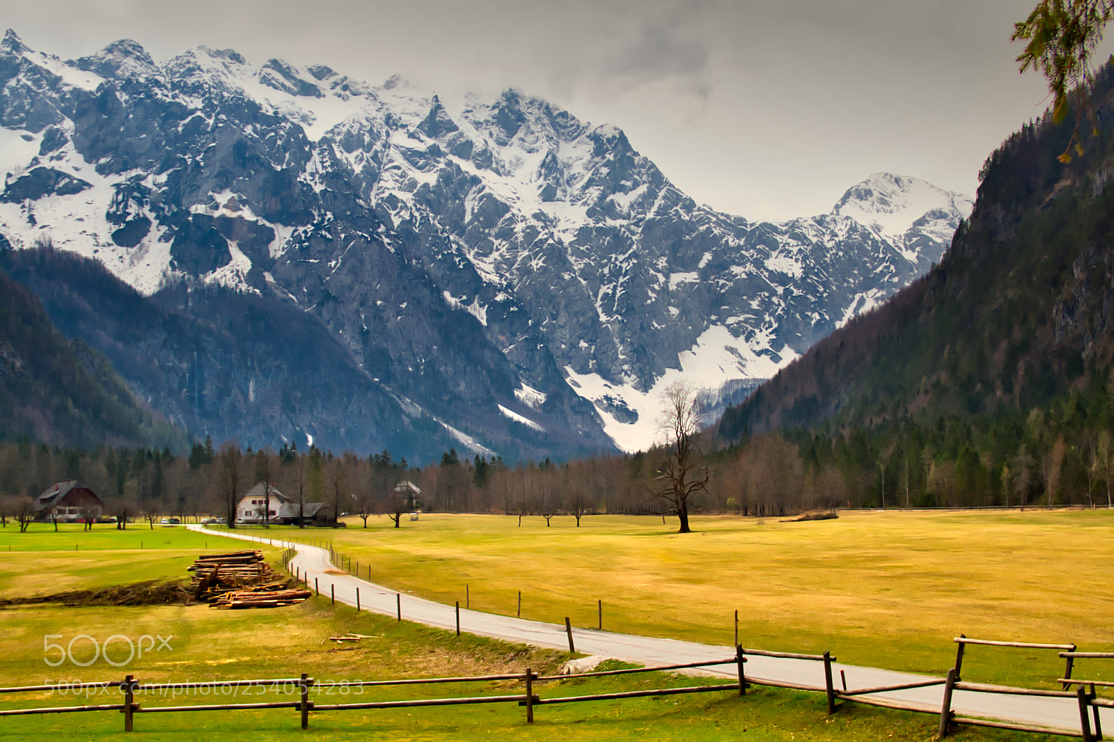 Canon EOS 70D sample photo. Enter the valley photography