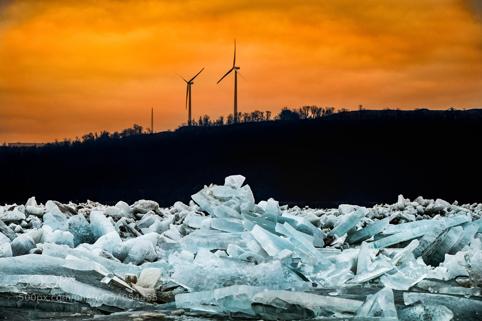 Canon EOS 80D sample photo. Ice chunks choke the photography