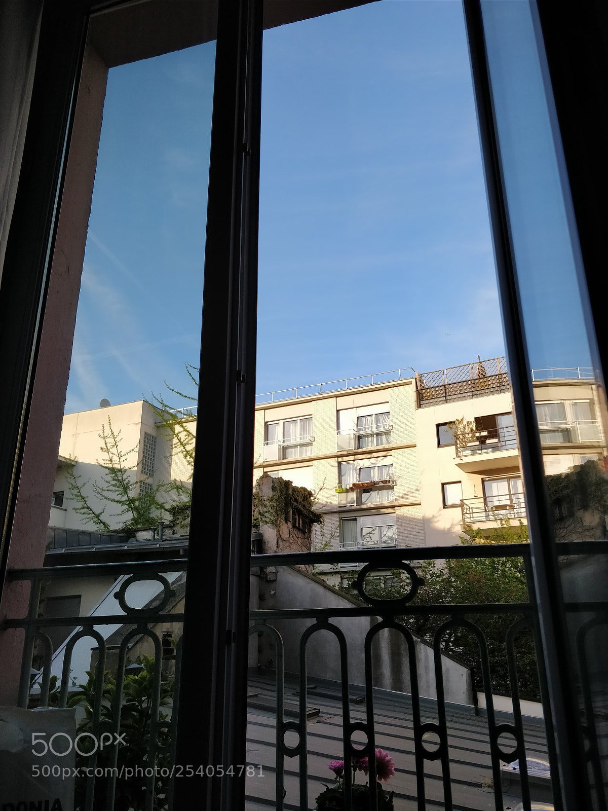 OnePlus 5T sample photo. Paris flat view photography