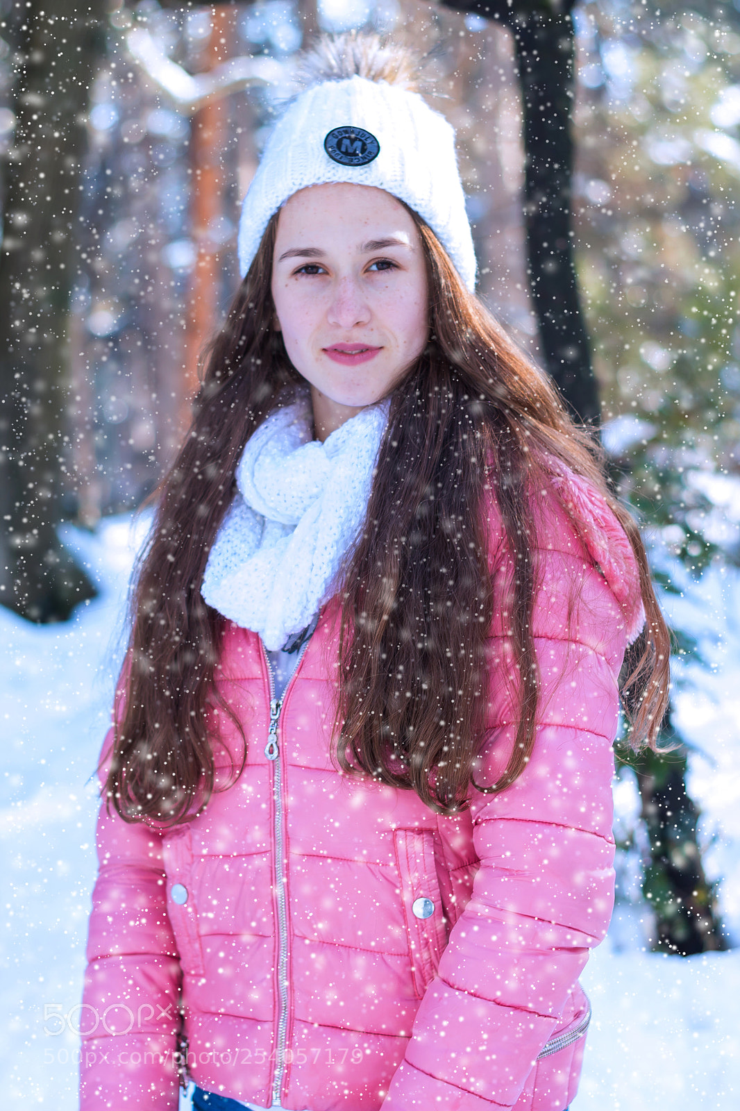 Canon EOS 1300D (EOS Rebel T6 / EOS Kiss X80) sample photo. Winter portraits photography