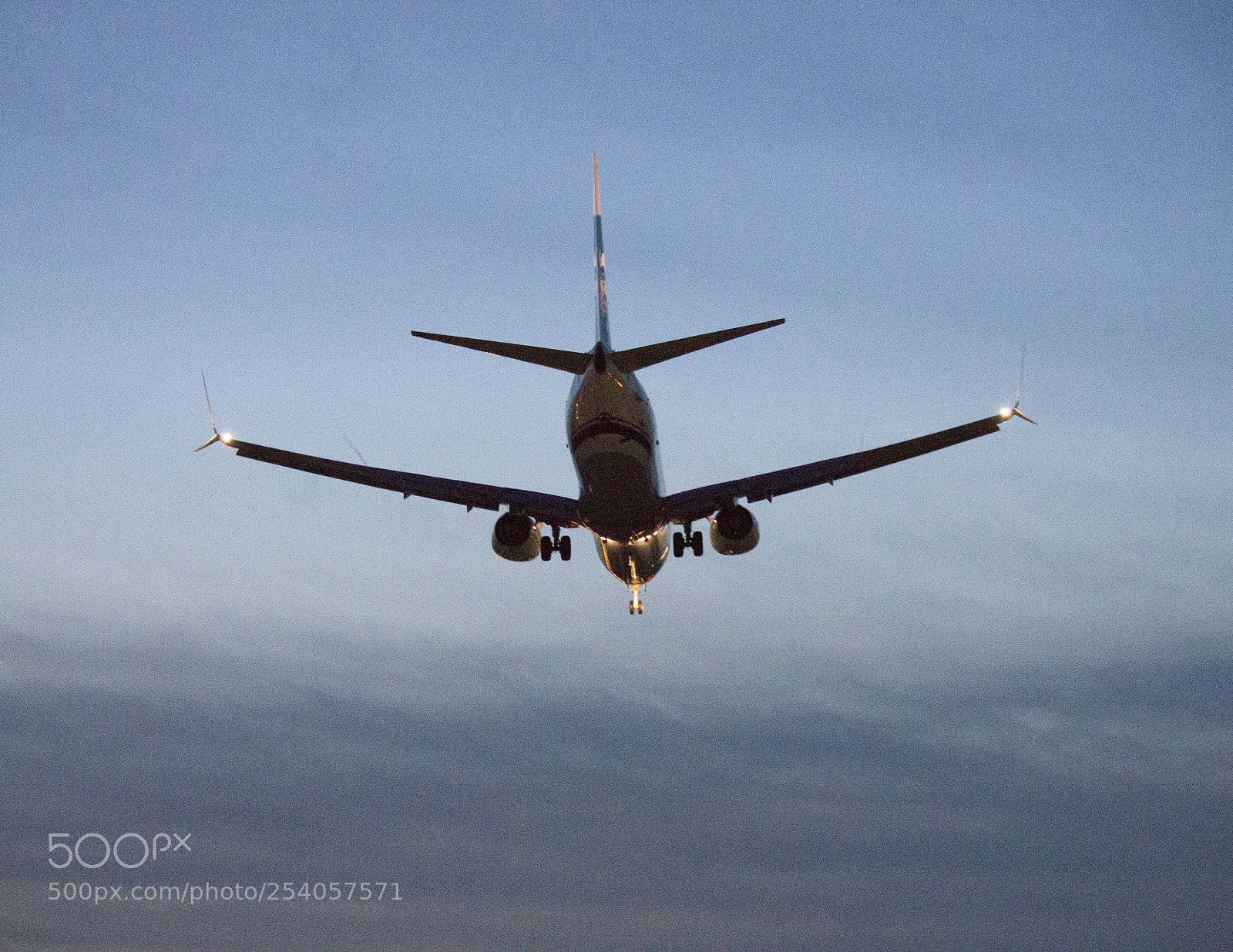 Canon EOS 1100D (EOS Rebel T3 / EOS Kiss X50) sample photo. Landing at dusk photography