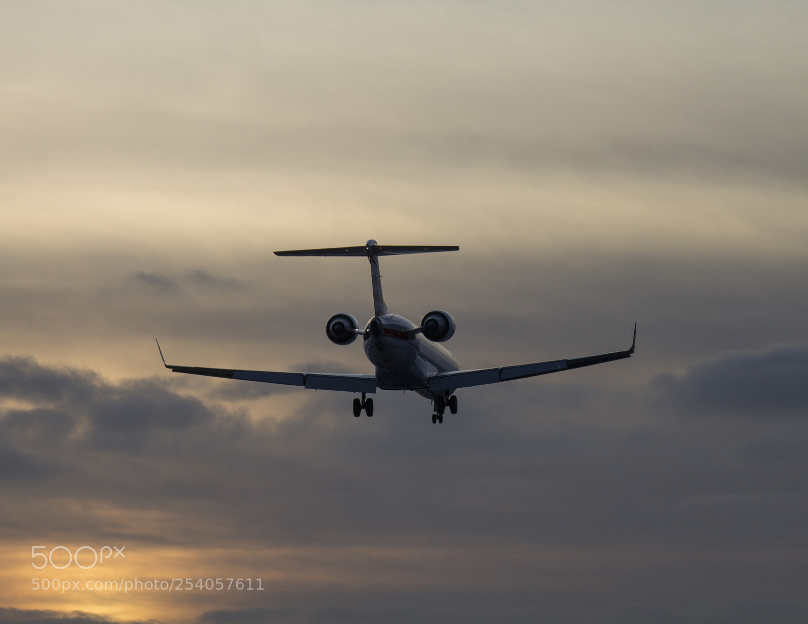 Canon EOS 1100D (EOS Rebel T3 / EOS Kiss X50) sample photo. Landing at dusk photography