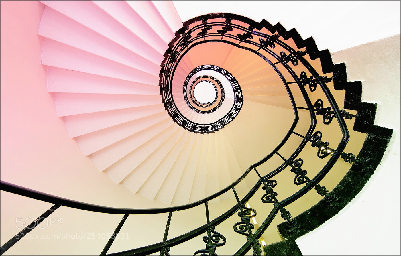 Canon EOS 600D (Rebel EOS T3i / EOS Kiss X5) sample photo. * spirale in pastel photography