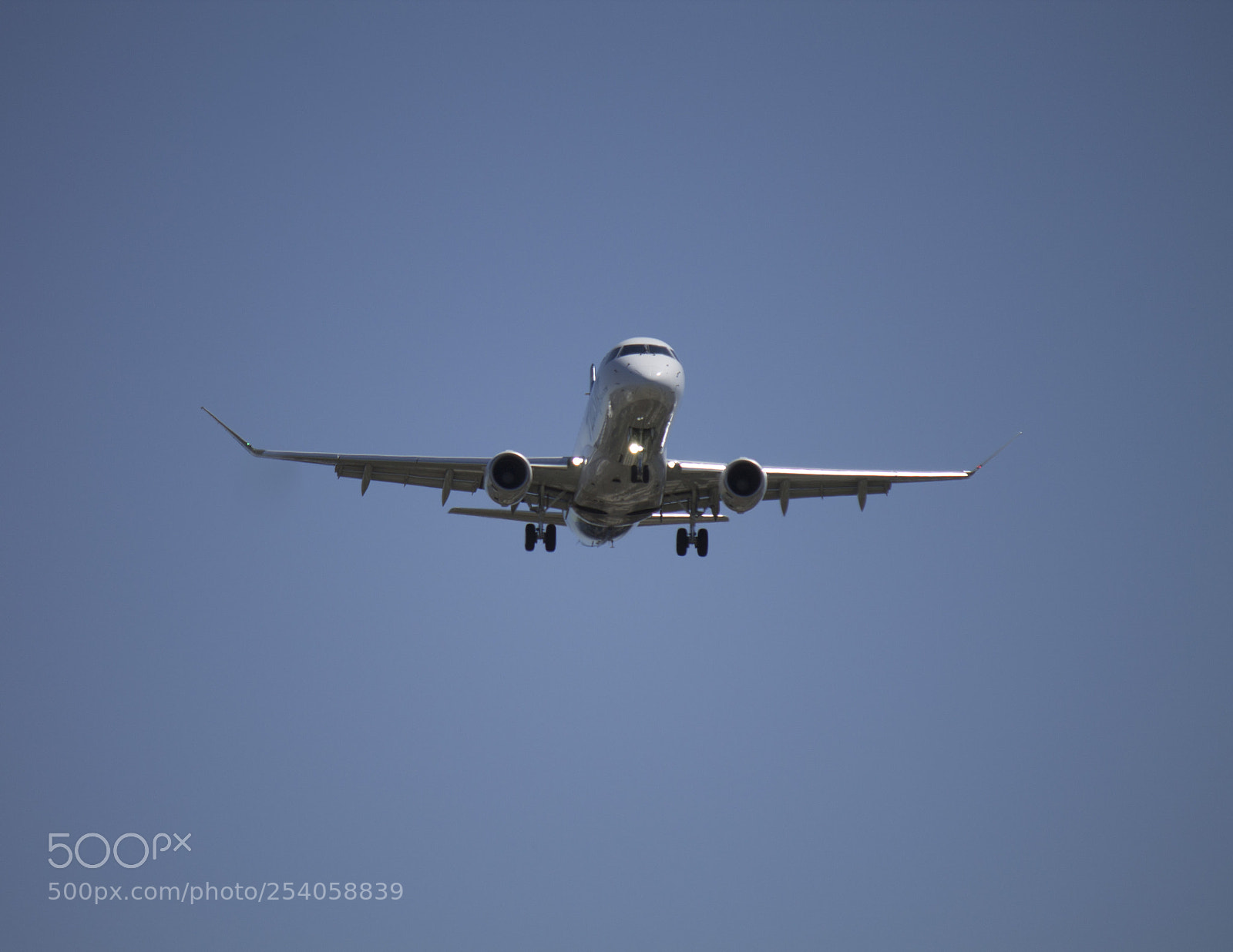 Canon EOS 1100D (EOS Rebel T3 / EOS Kiss X50) sample photo. Landing at mid-day photography