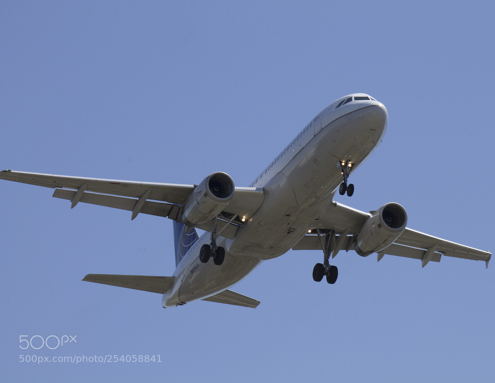 Canon EOS 1100D (EOS Rebel T3 / EOS Kiss X50) sample photo. Landing at mid-day photography