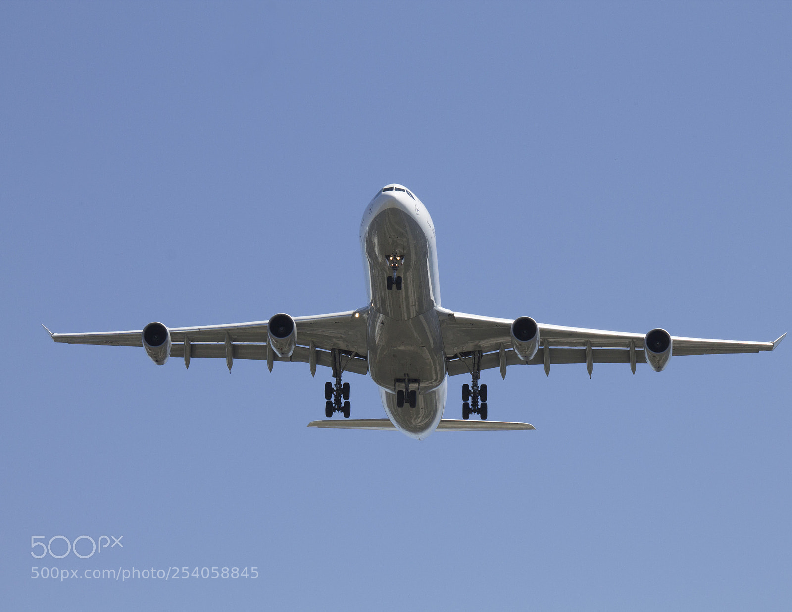 Canon EOS 1100D (EOS Rebel T3 / EOS Kiss X50) sample photo. Landing at mid-day photography