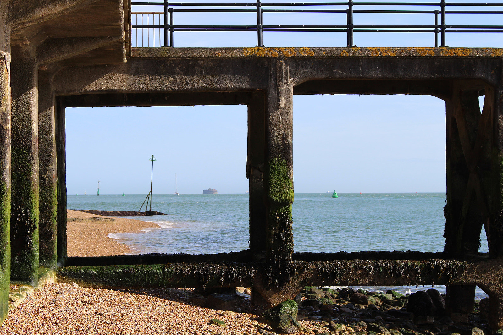 Canon EOS 700D (EOS Rebel T5i / EOS Kiss X7i) sample photo. Portsmouth seafront photography